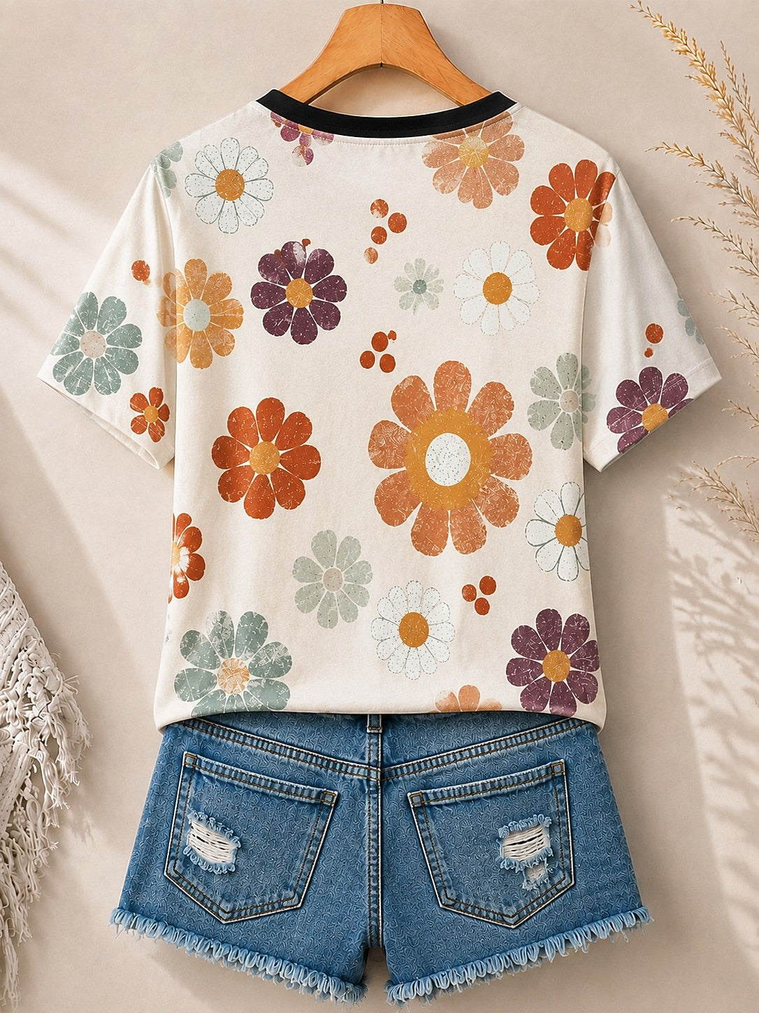 Retro Daisies Allover Print women's cotton tee - Blue